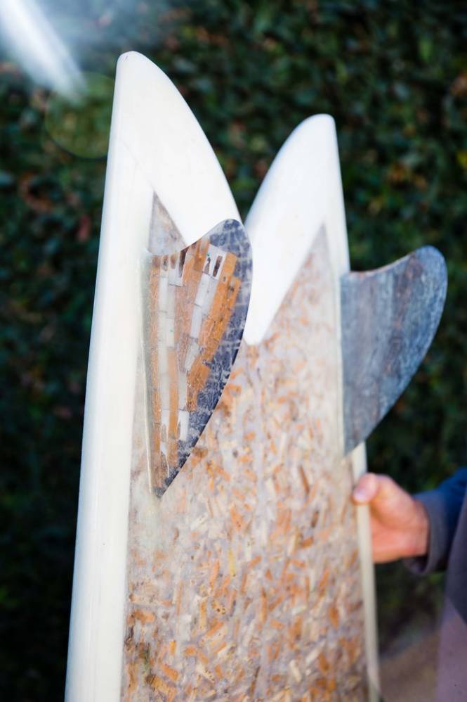 Une planche de surf fabriquée avec 10 000 cigarettes